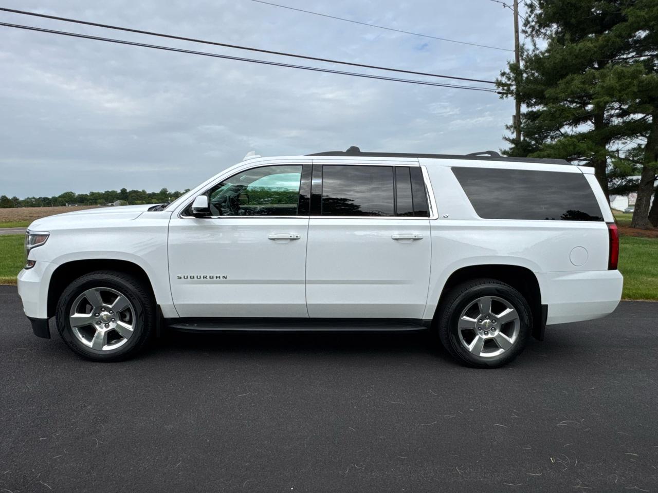 Chevrolet Suburban 4WD 4dr 1500 LT 2019