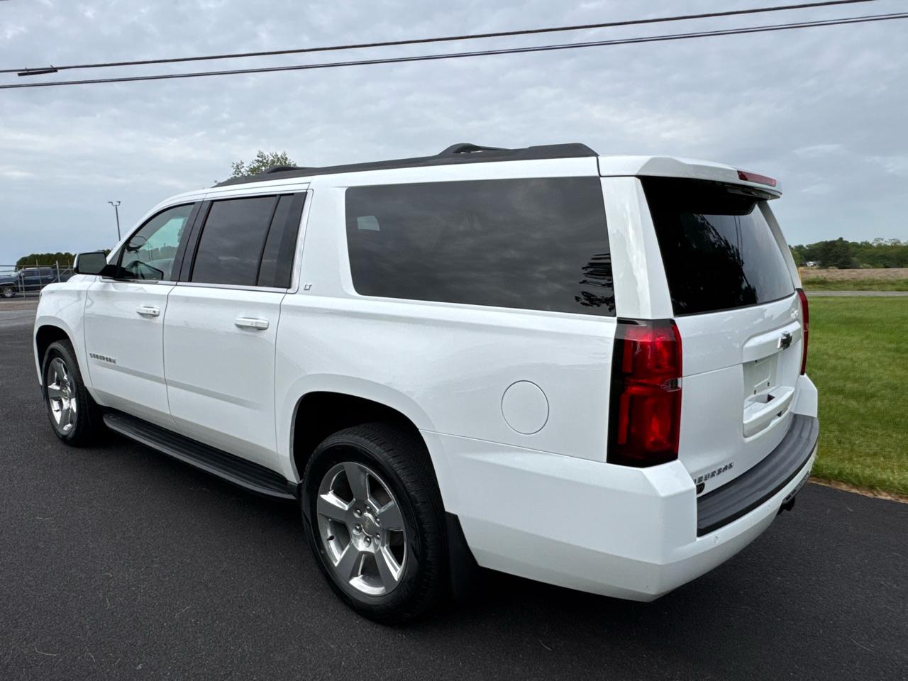 Chevrolet Suburban 4WD 4dr 1500 LT 2019