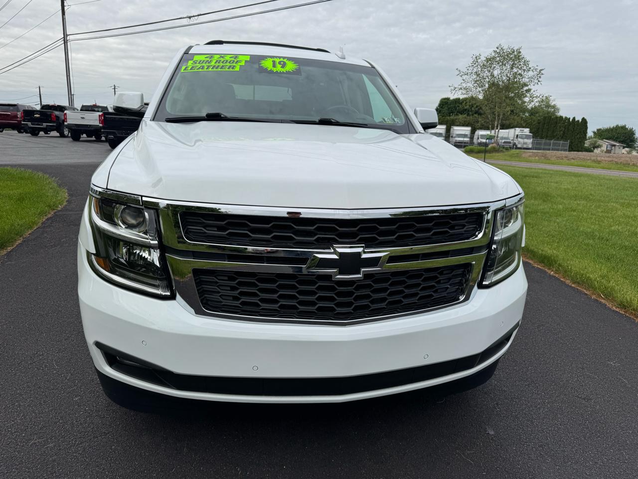 Chevrolet Suburban 4WD 4dr 1500 LT 2019