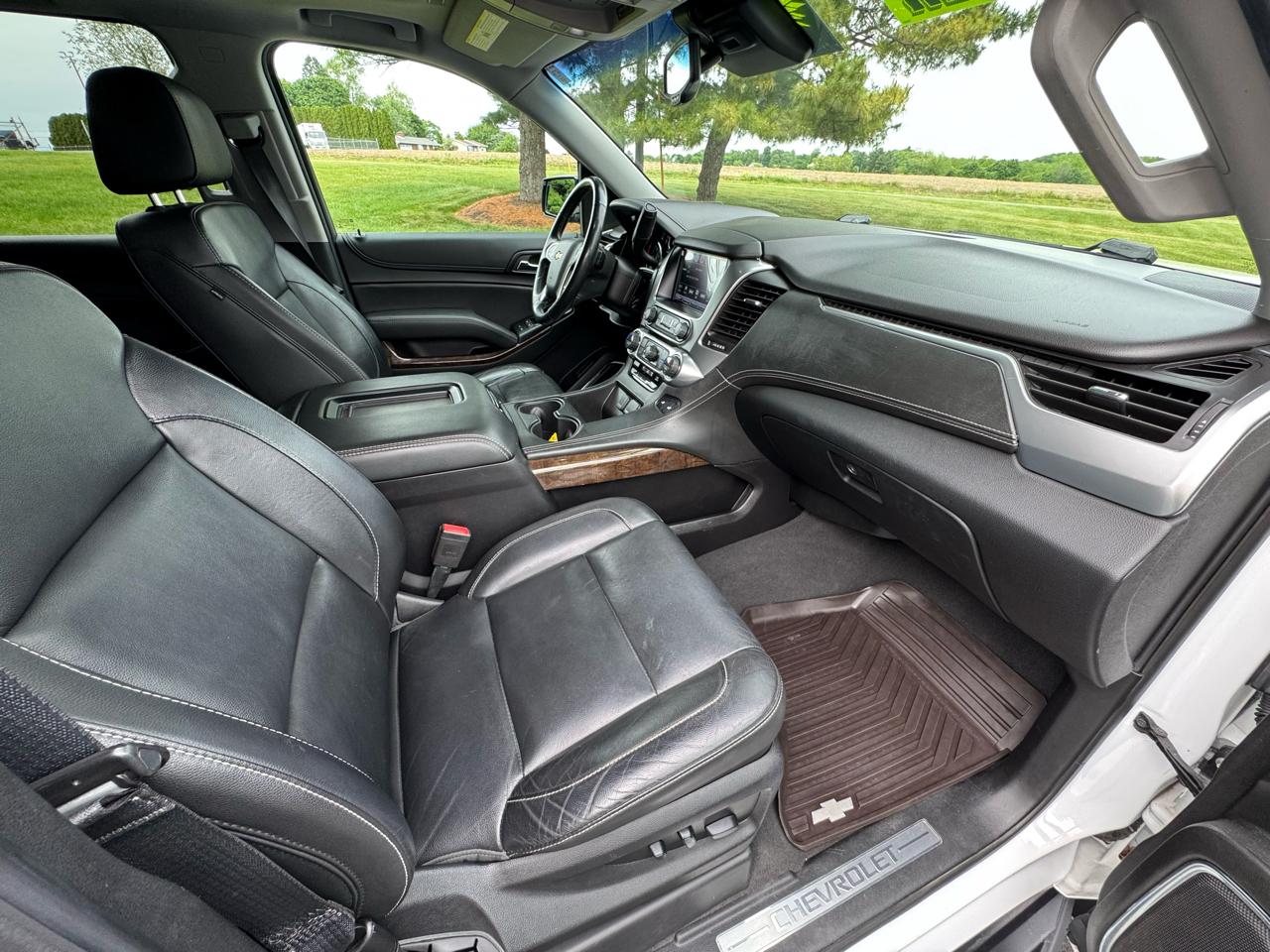 Chevrolet Suburban 4WD 4dr 1500 LT 2019