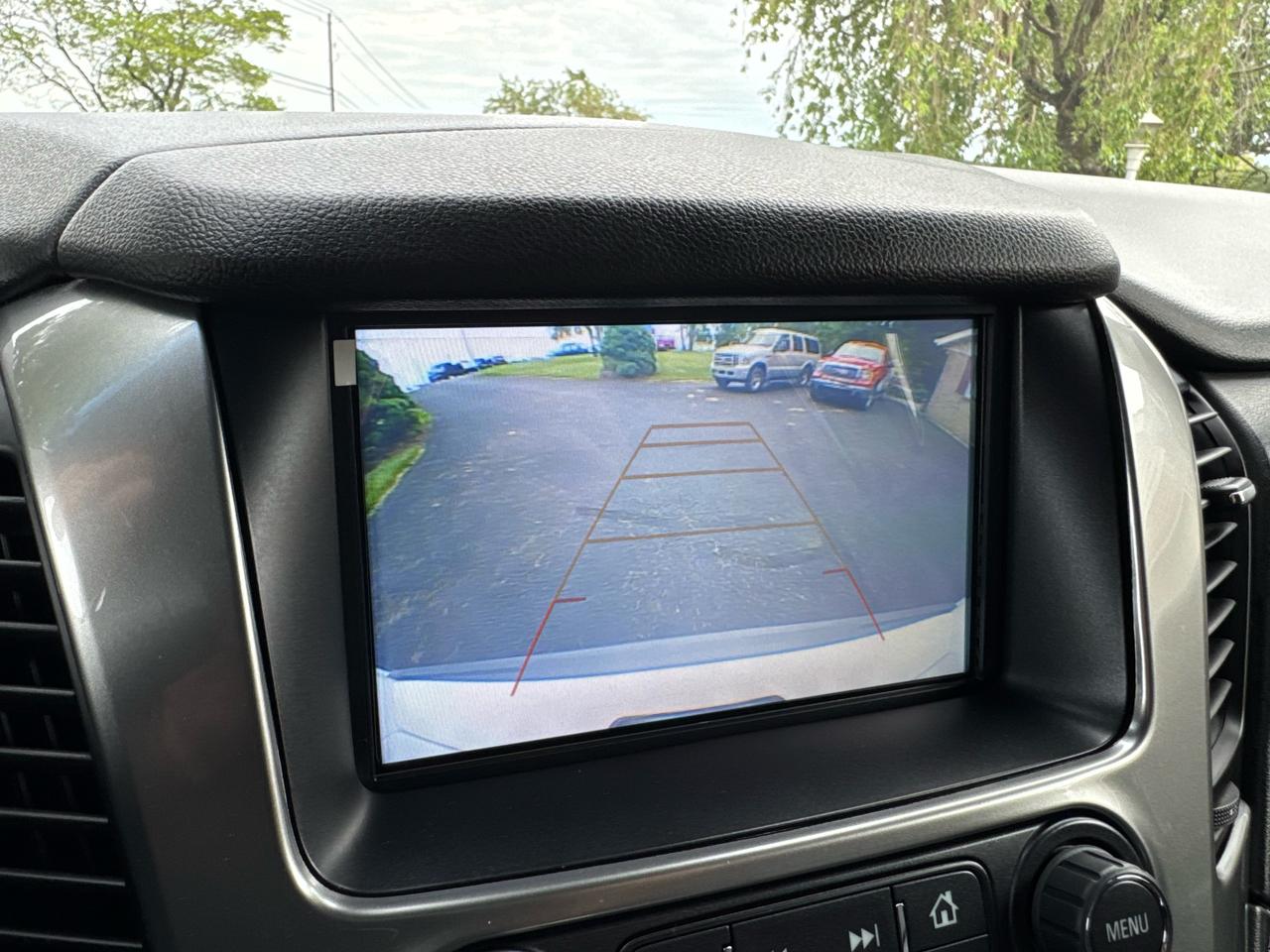 Chevrolet Suburban 4WD 4dr 1500 LT 2019