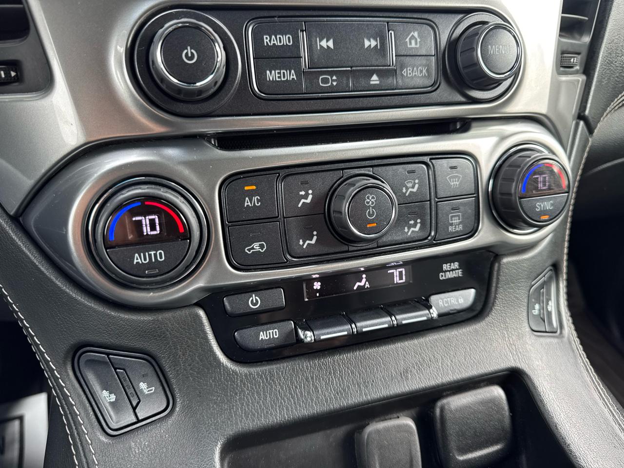 Chevrolet Suburban 4WD 4dr 1500 LT 2019