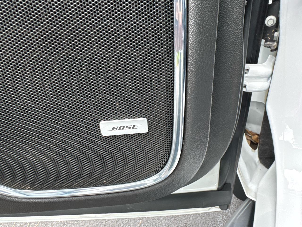 Chevrolet Suburban 4WD 4dr 1500 LT 2019