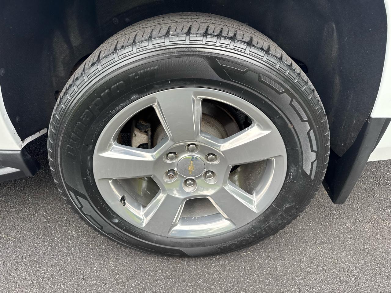Chevrolet Suburban 4WD 4dr 1500 LT 2019