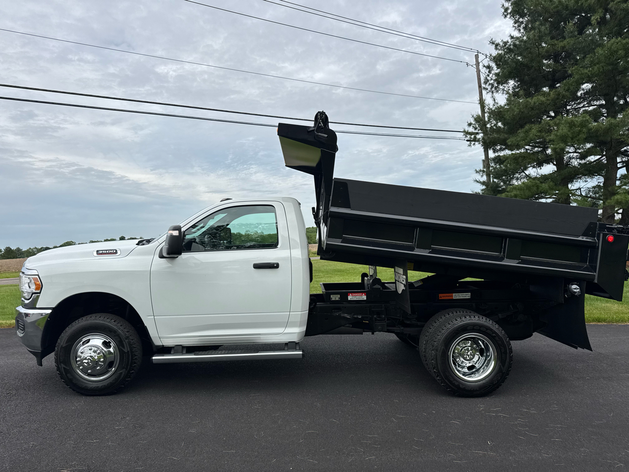 RAM 3500 Chassis Cab Tradesman 4WD Reg Cab 60" CA 143.5" WB 2024