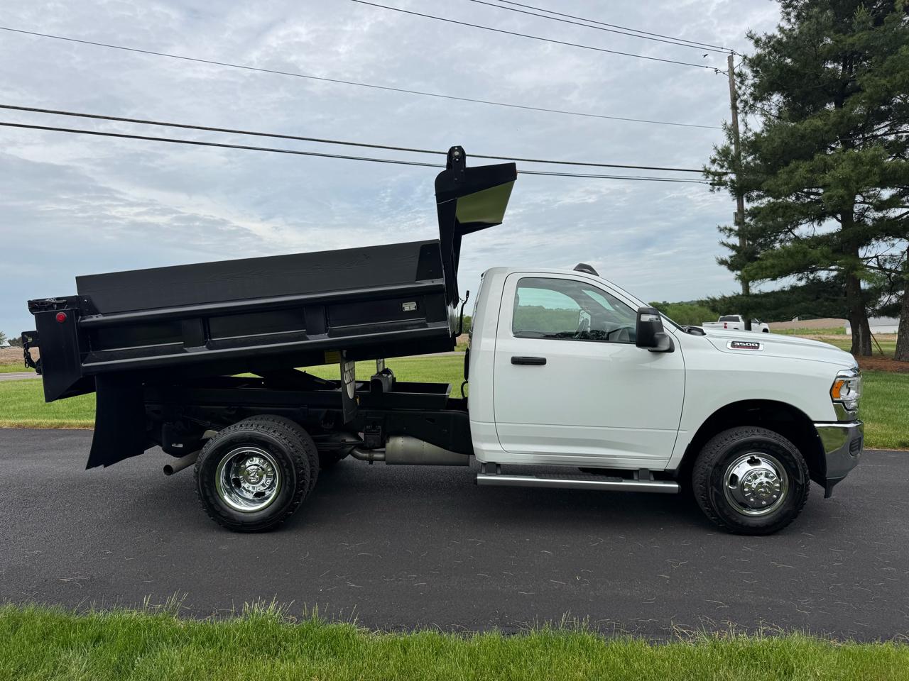 RAM 3500 Chassis Cab Tradesman 4WD Reg Cab 60" CA 143.5" WB 2024