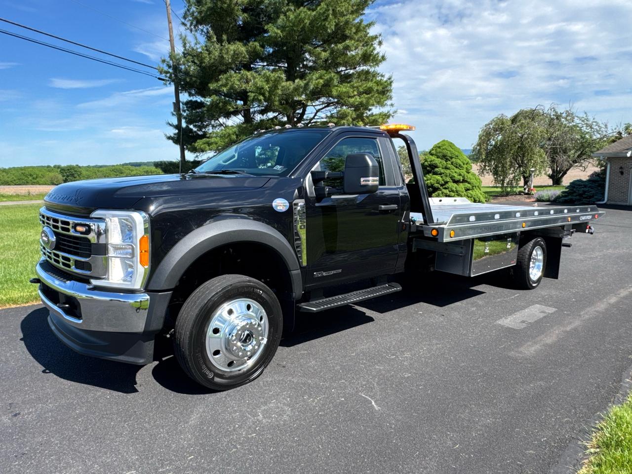 Ford Super Duty F-550 DRW XLT 4WD Reg Cab 145" WB 60" CA 2023