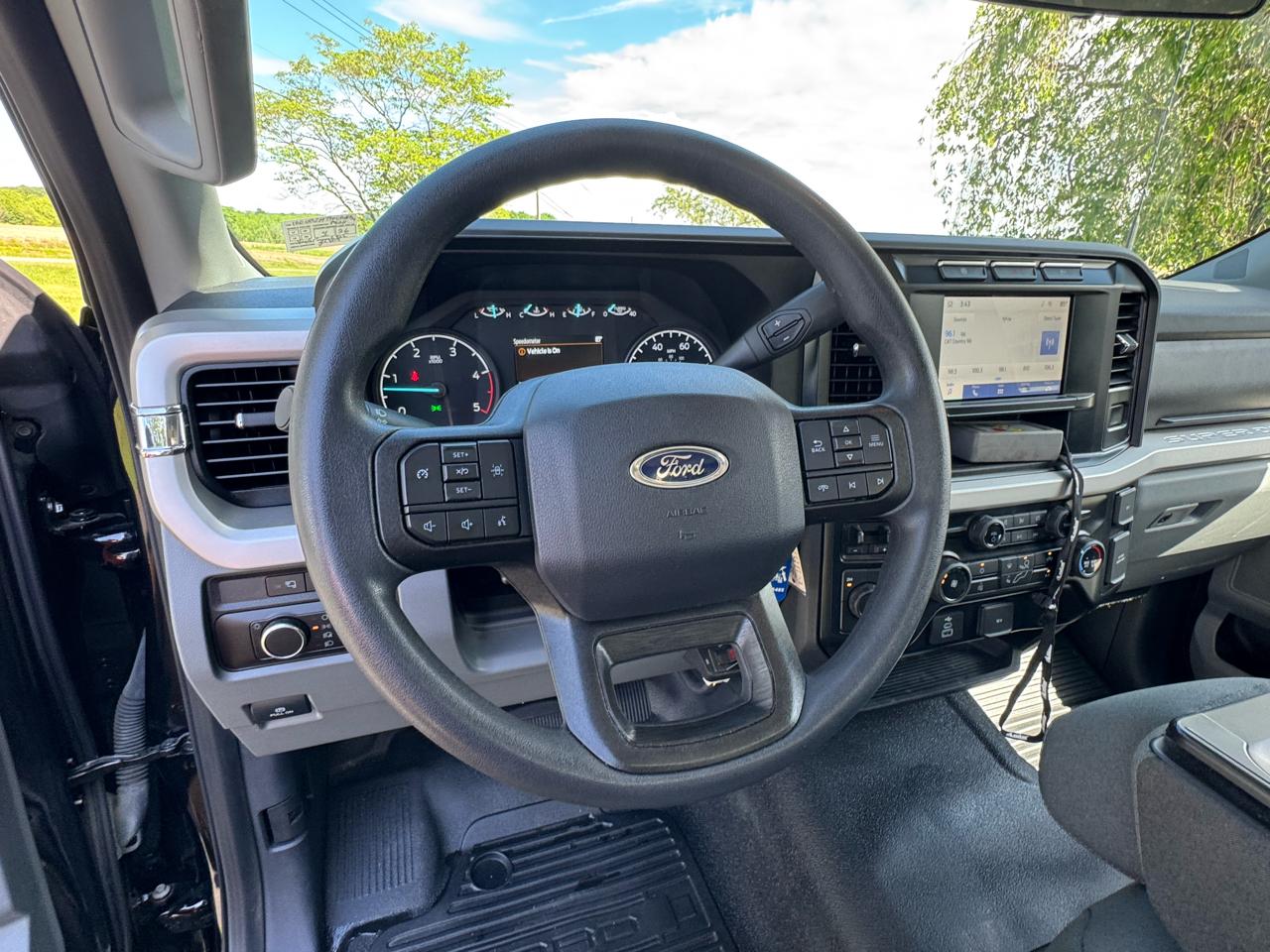 Ford Super Duty F-550 DRW XLT 4WD Reg Cab 145" WB 60" CA 2023