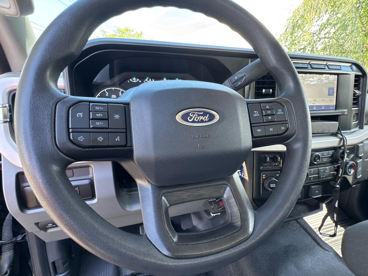 Ford Super Duty F-550 DRW XLT 4WD Reg Cab 145" WB 60" CA 2023