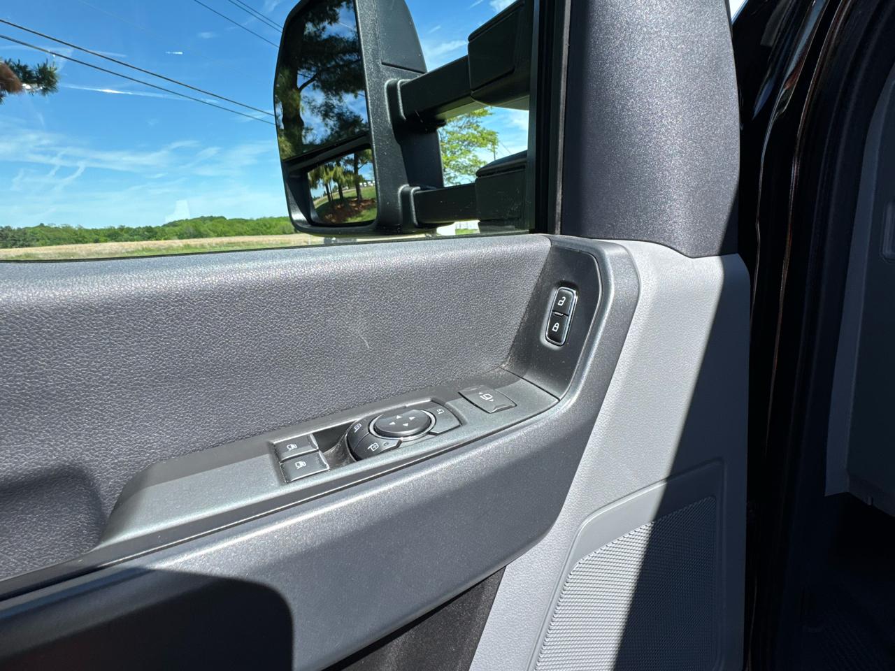 Ford Super Duty F-550 DRW XLT 4WD Reg Cab 145" WB 60" CA 2023