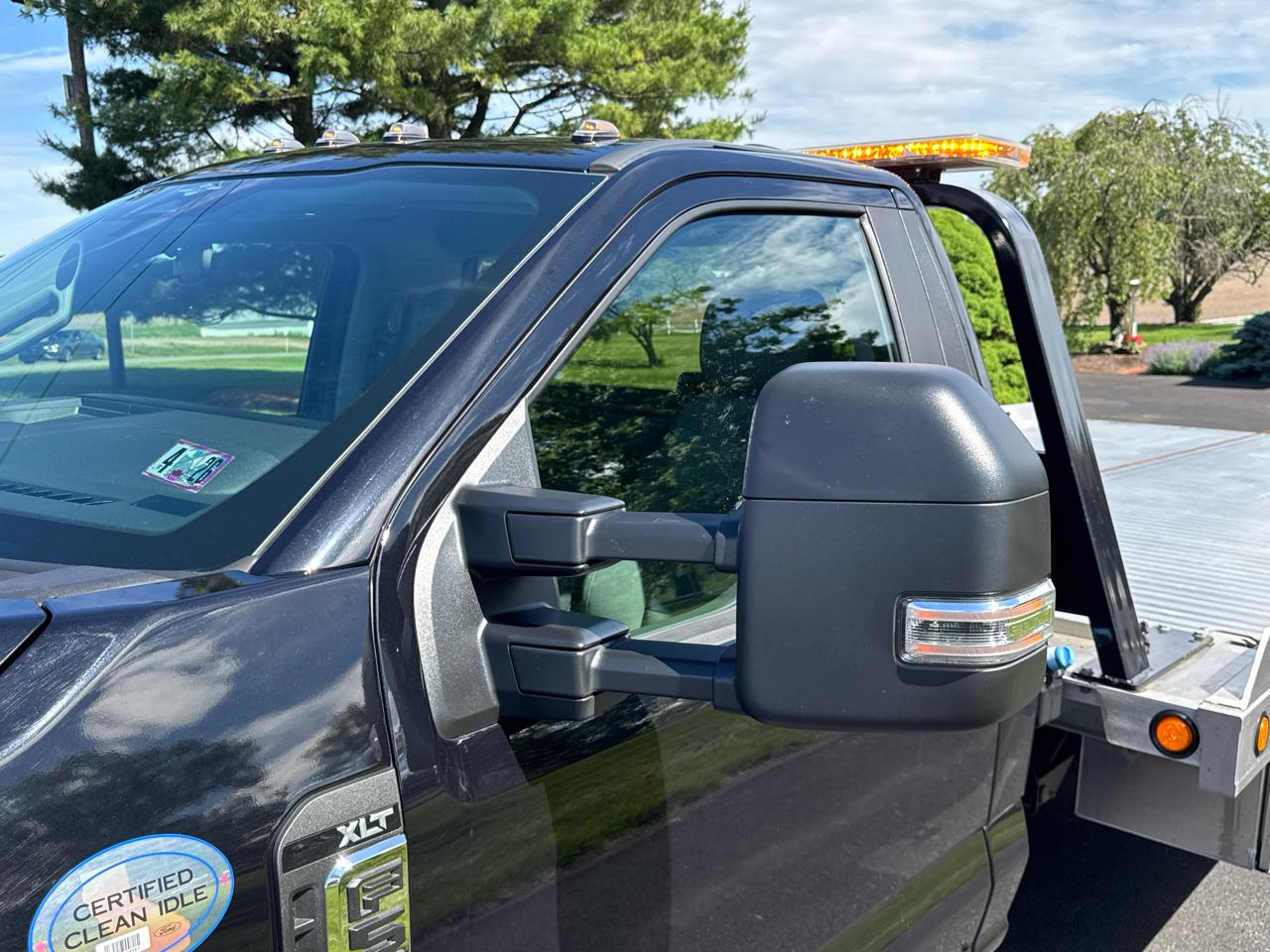 Ford Super Duty F-550 DRW XLT 4WD Reg Cab 145" WB 60" CA 2023