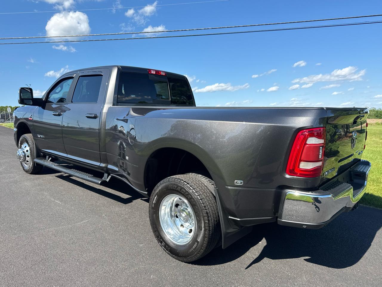 RAM 3500 Laramie 4x4 Crew Cab 8' Box 2023