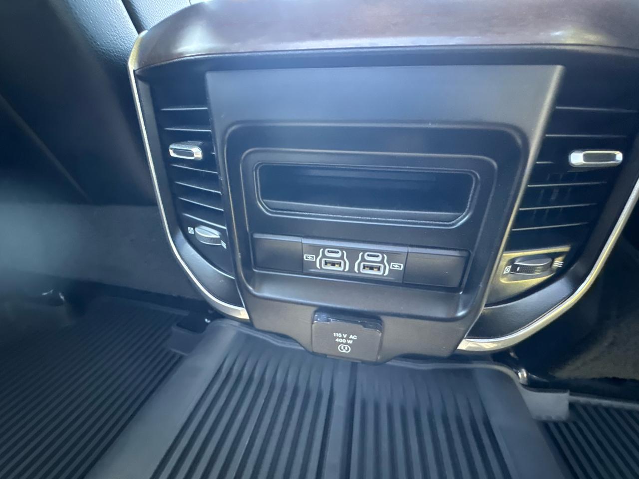RAM 3500 Laramie 4x4 Crew Cab 8' Box 2023