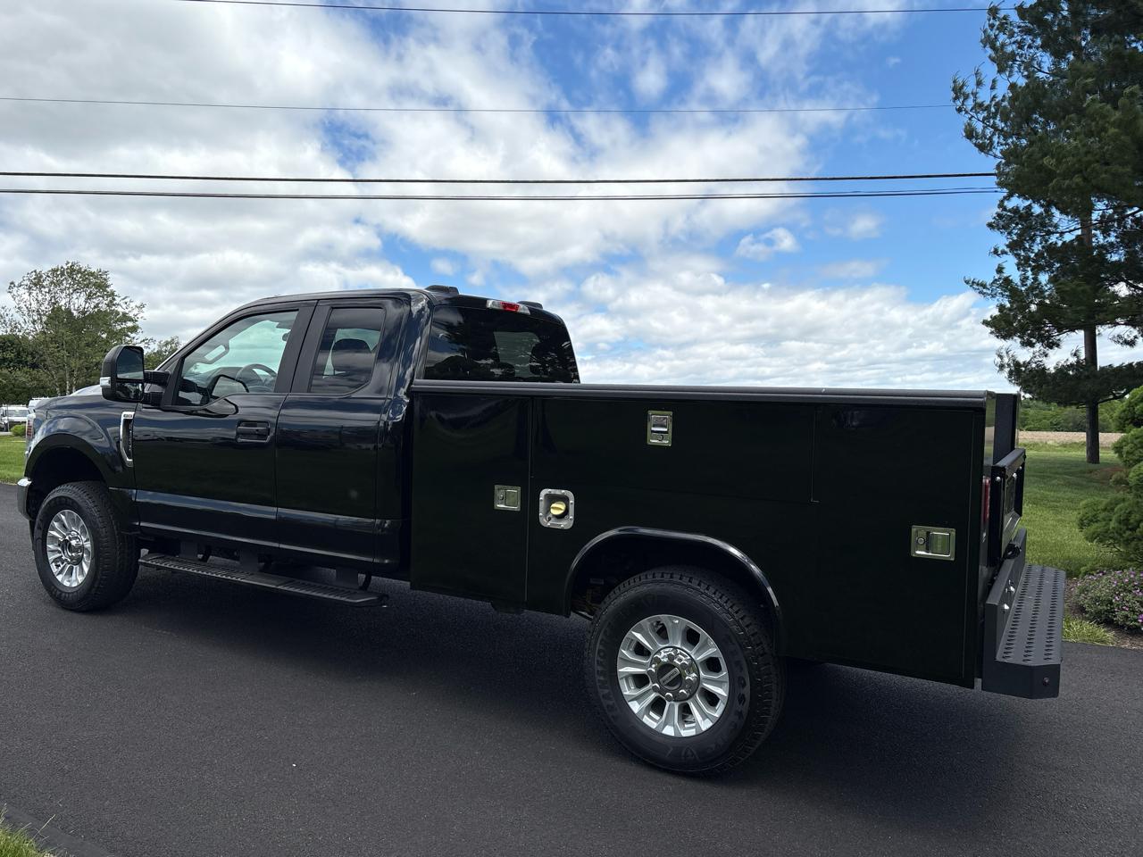 Ford Super Duty F-350 SRW  2022