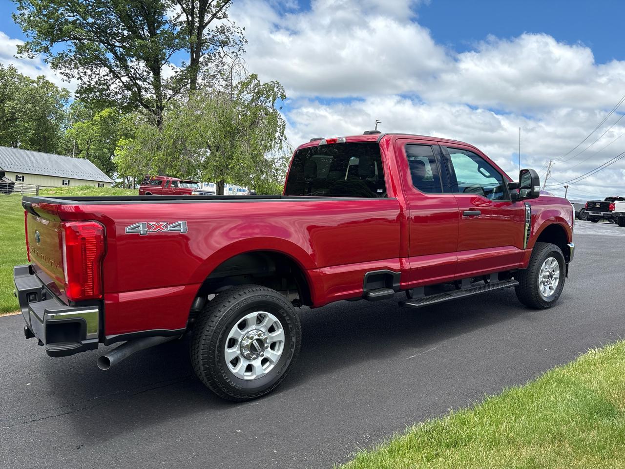 Ford Super Duty F-250 SRW XLT 4WD SuperCab 8' Box 2024
