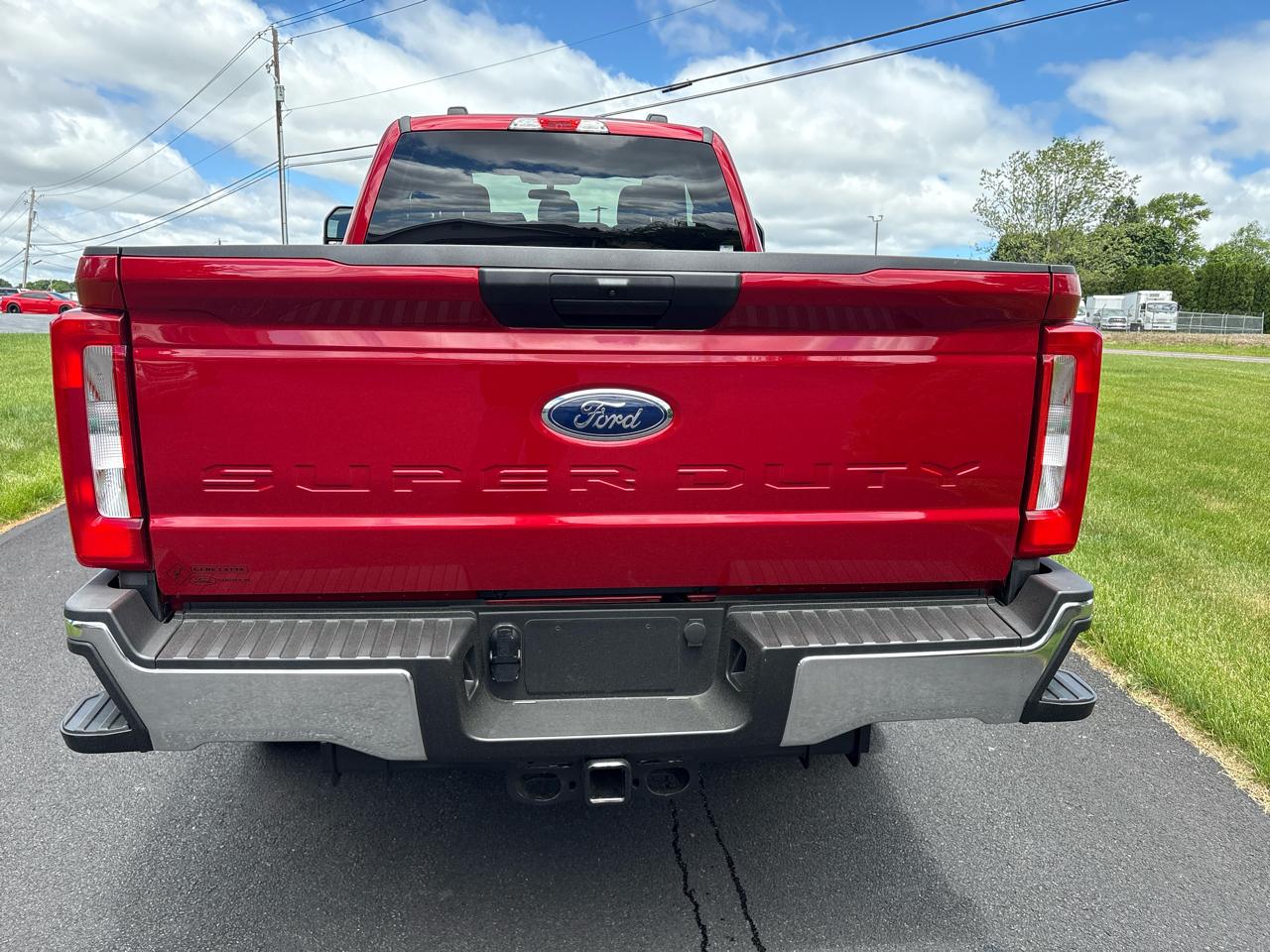Ford Super Duty F-250 SRW XLT 4WD SuperCab 8' Box 2024