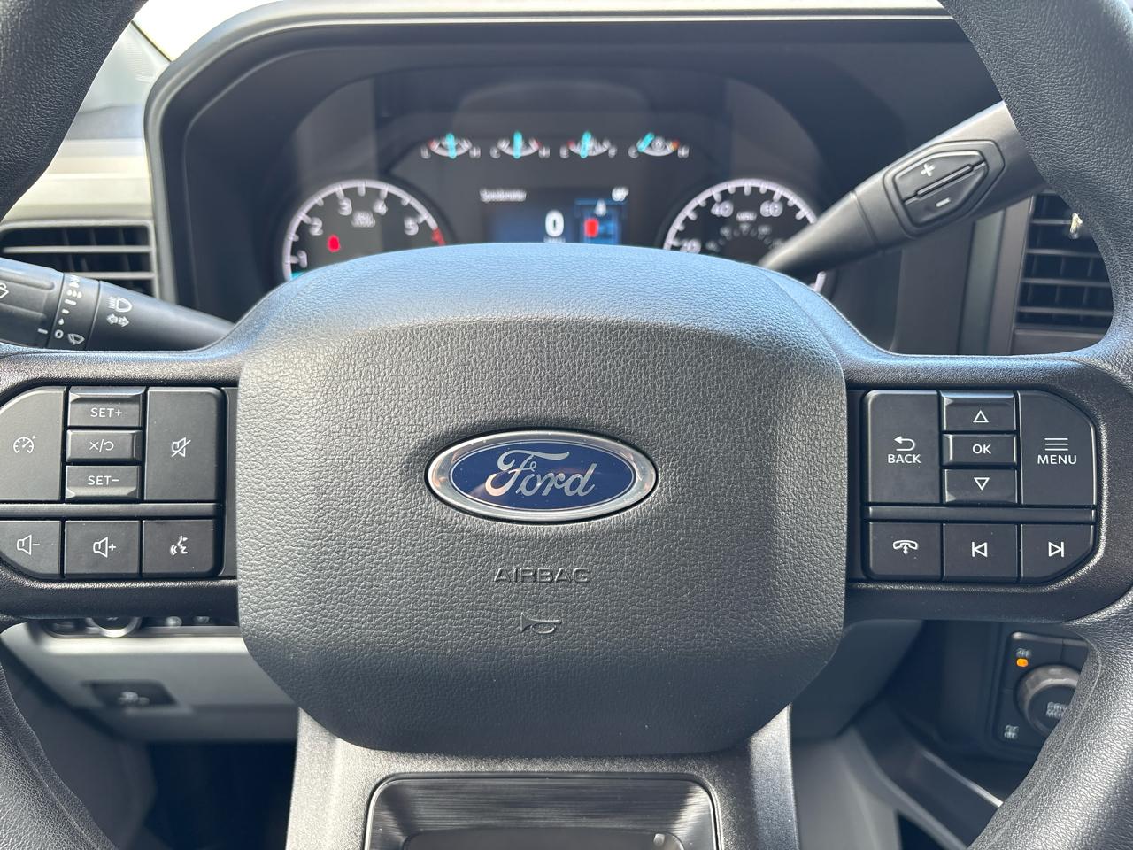 Ford Super Duty F-250 SRW XLT 4WD SuperCab 8' Box 2024