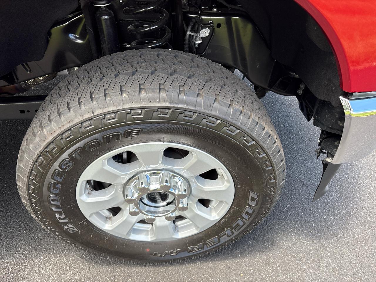 Ford Super Duty F-250 SRW XLT 4WD SuperCab 8' Box 2024