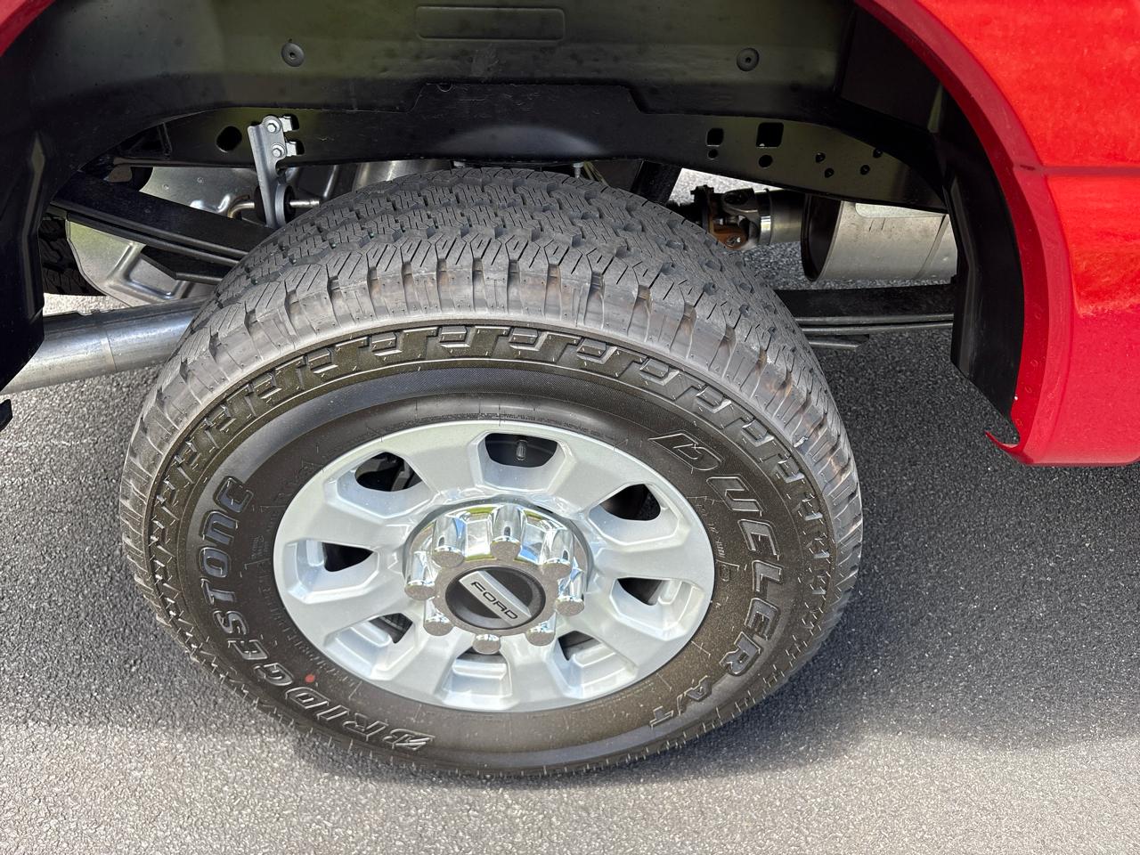 Ford Super Duty F-250 SRW XLT 4WD SuperCab 8' Box 2024