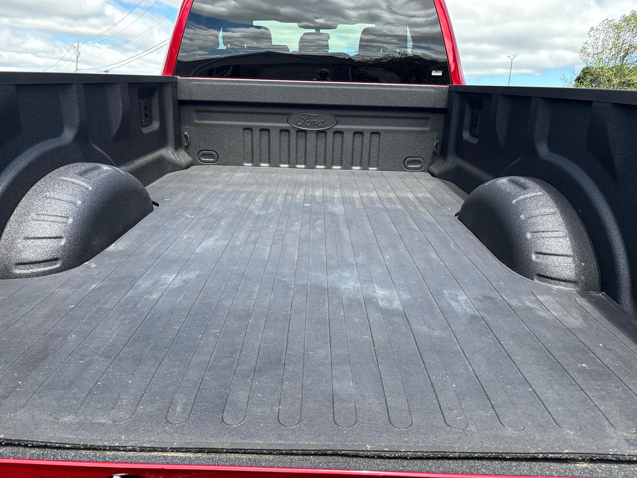 Ford Super Duty F-250 SRW XLT 4WD SuperCab 8' Box 2024