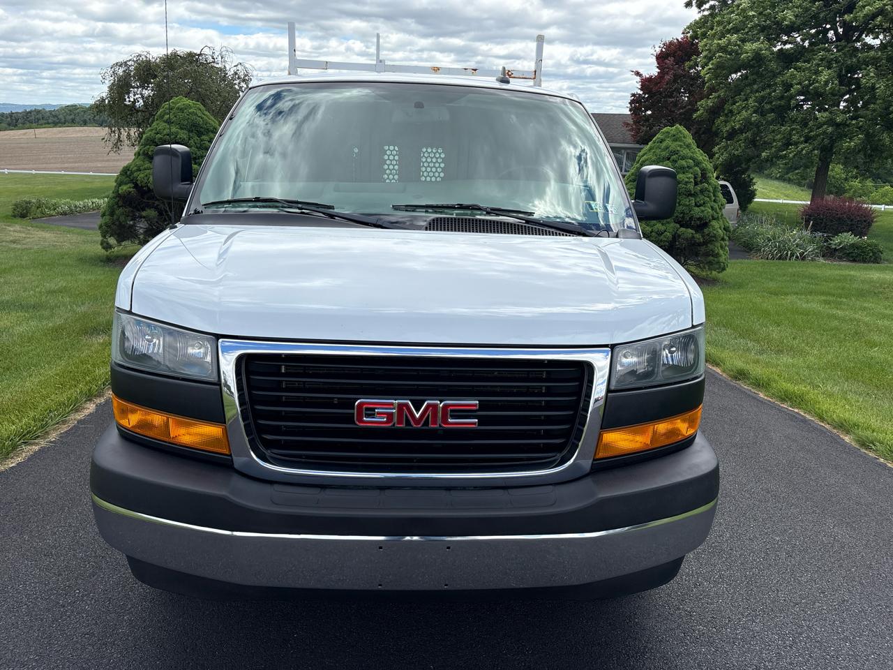 GMC Savana Cargo Van  2019