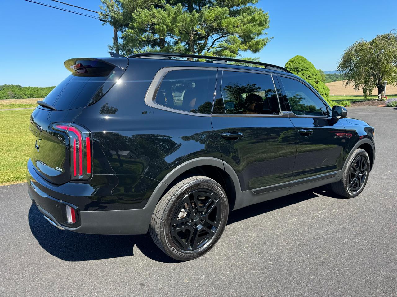 Kia Telluride EX X-Line AWD 2025