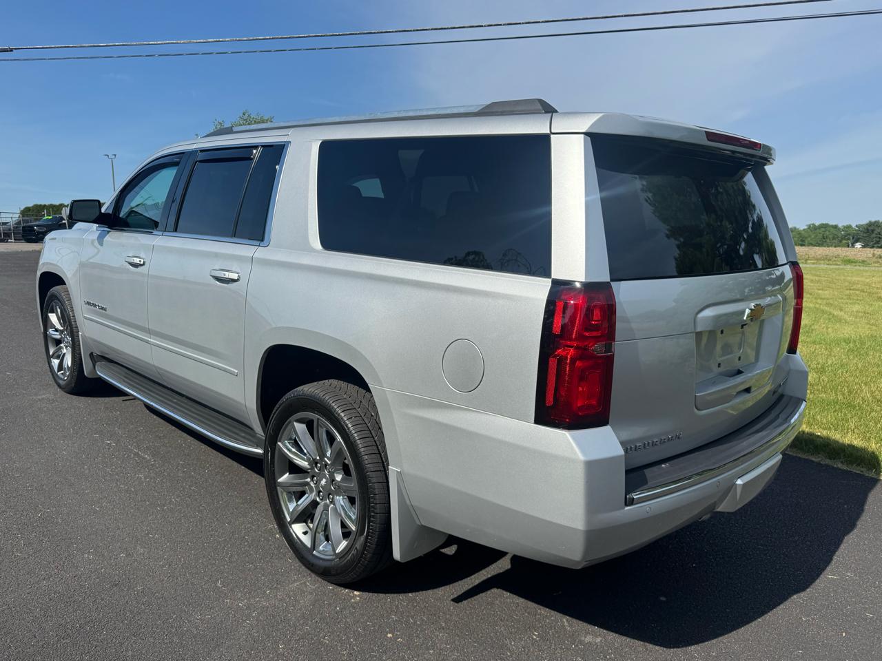 Chevrolet Suburban 4WD 4dr 1500 Premier 2017