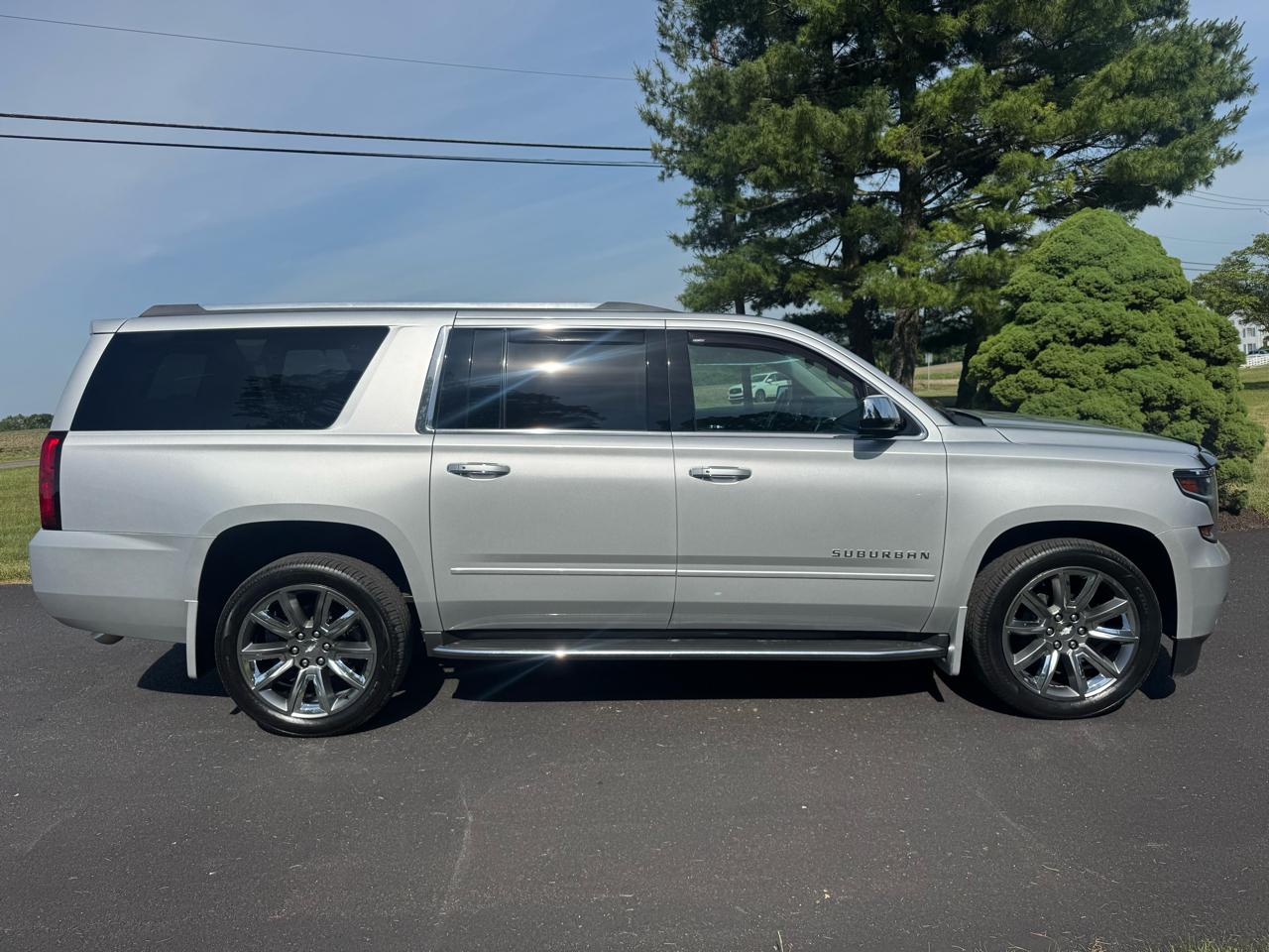 Chevrolet Suburban 4WD 4dr 1500 Premier 2017