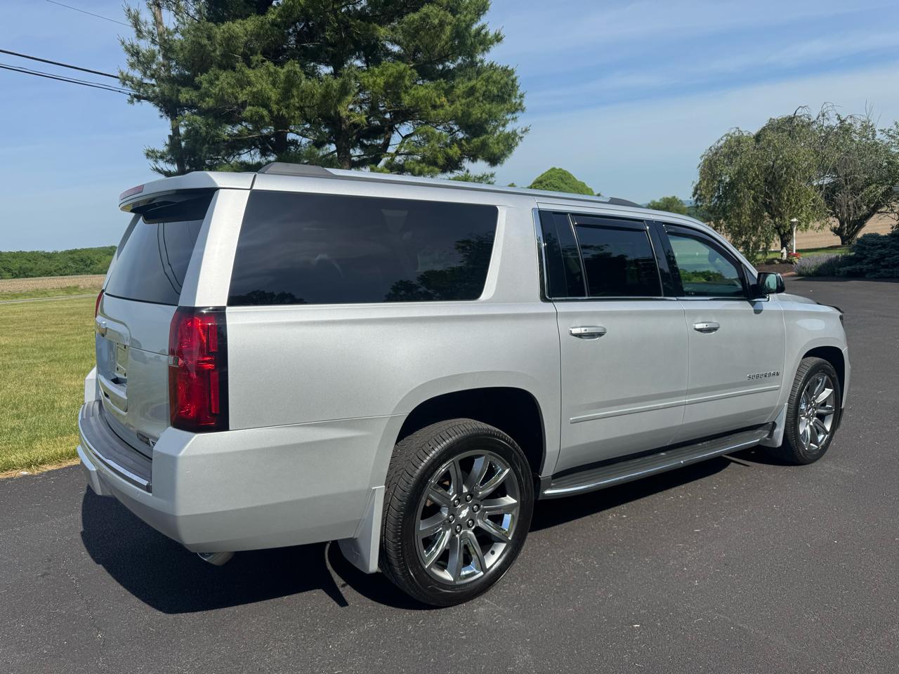 Chevrolet Suburban 4WD 4dr 1500 Premier 2017