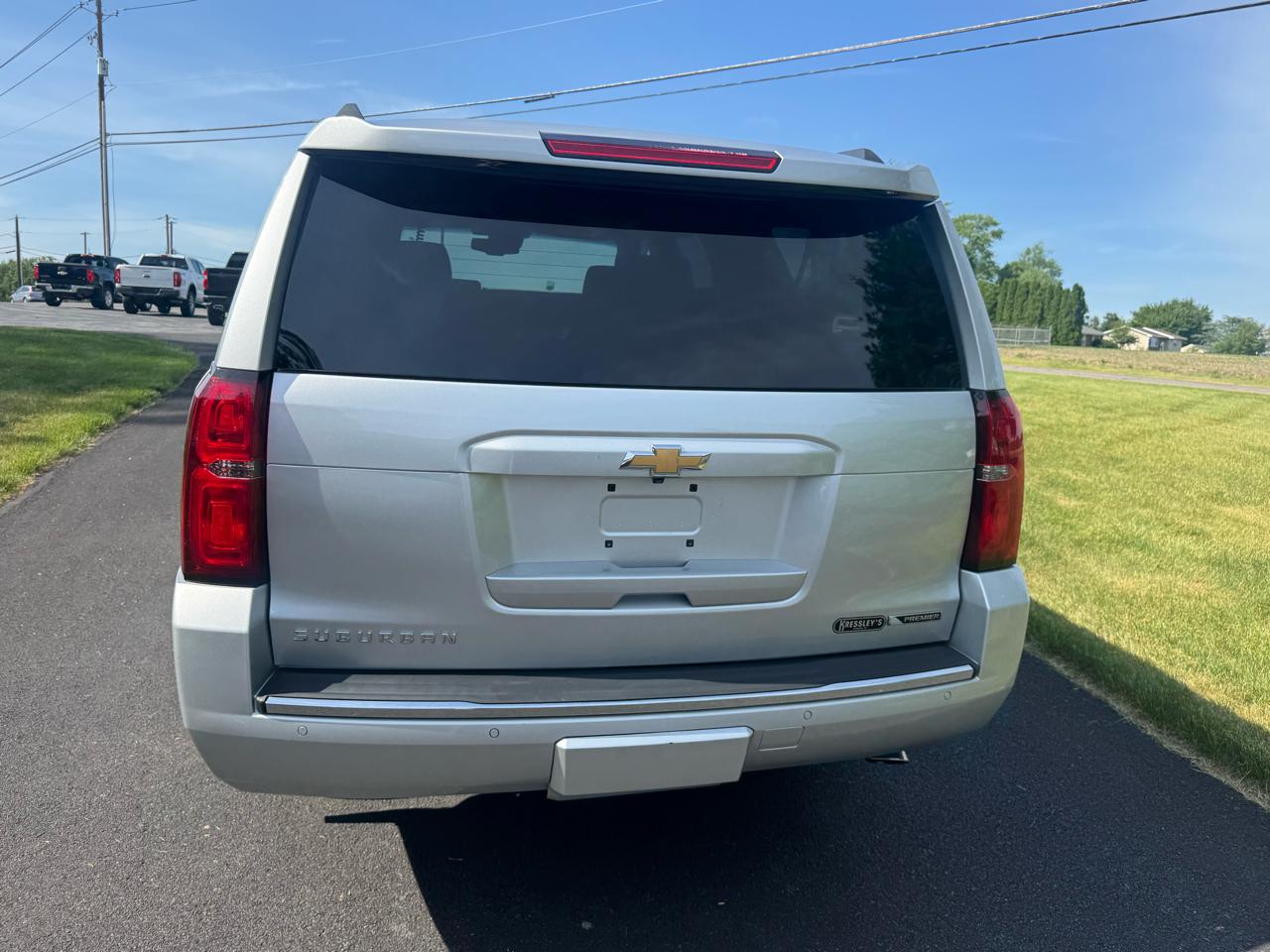 Chevrolet Suburban 4WD 4dr 1500 Premier 2017