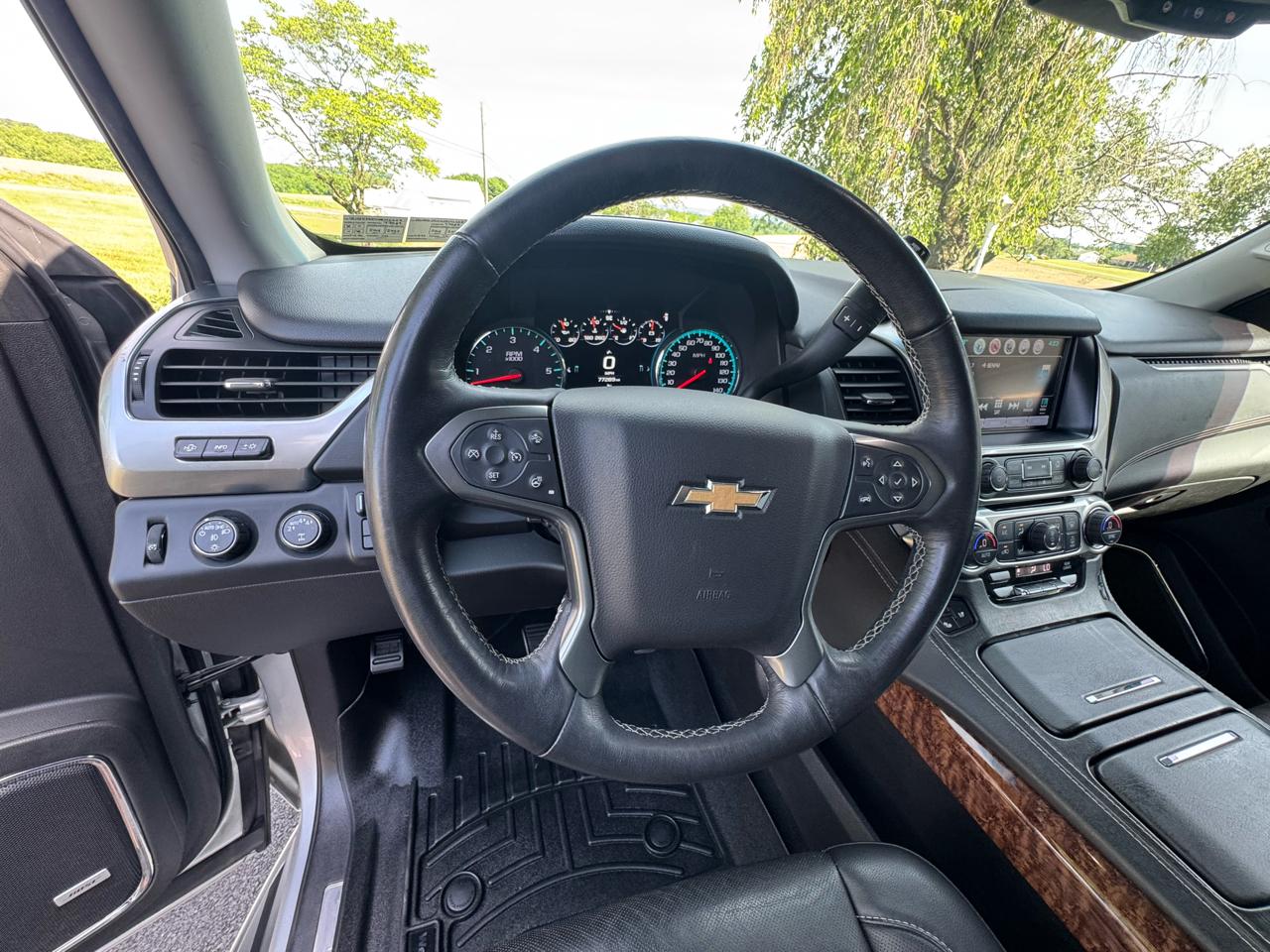 Chevrolet Suburban 4WD 4dr 1500 Premier 2017