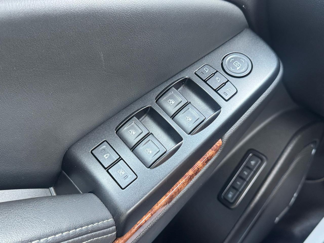 Chevrolet Suburban 4WD 4dr 1500 Premier 2017