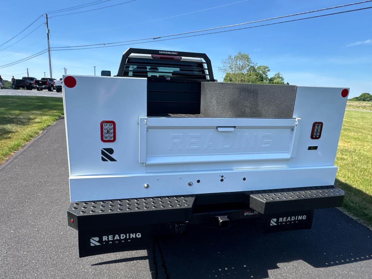 GMC Sierra 3500HD CC 4WD Crew Cab 177" WB, 60" CA Pro 2025