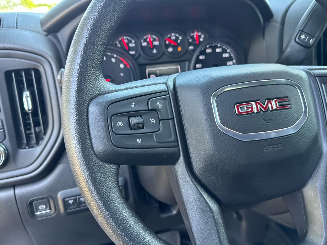 GMC Sierra 3500HD CC 4WD Crew Cab 177" WB, 60" CA Pro 2025