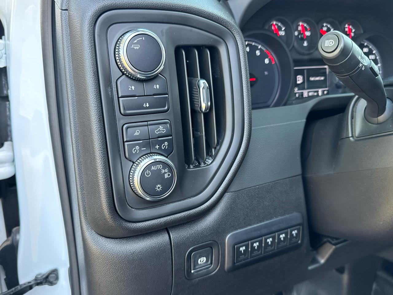 GMC Sierra 3500HD CC 4WD Crew Cab 177" WB, 60" CA Pro 2025