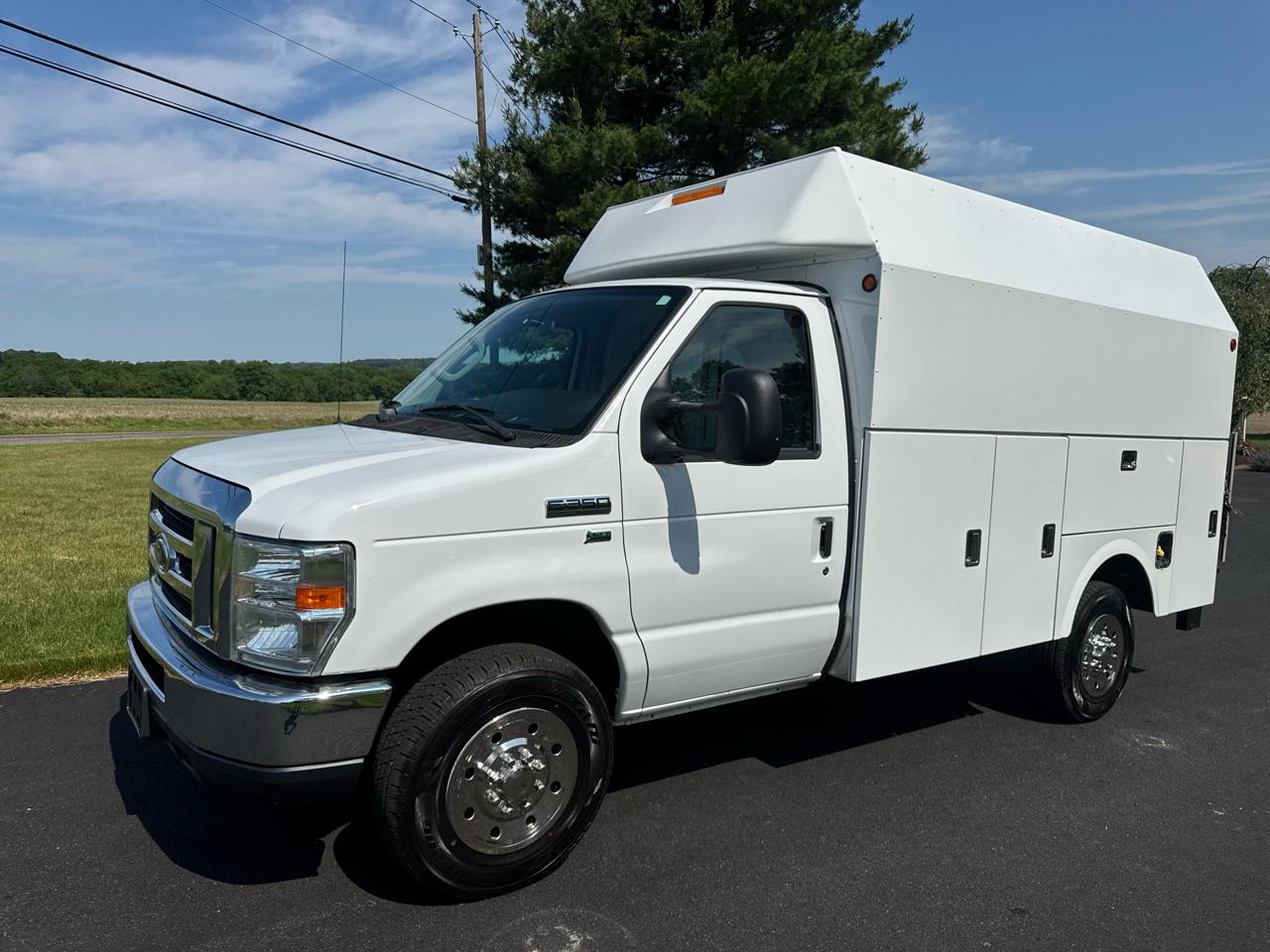Ford Econoline Commercial Cutaway E-350 Super Duty 138" SRW 2015