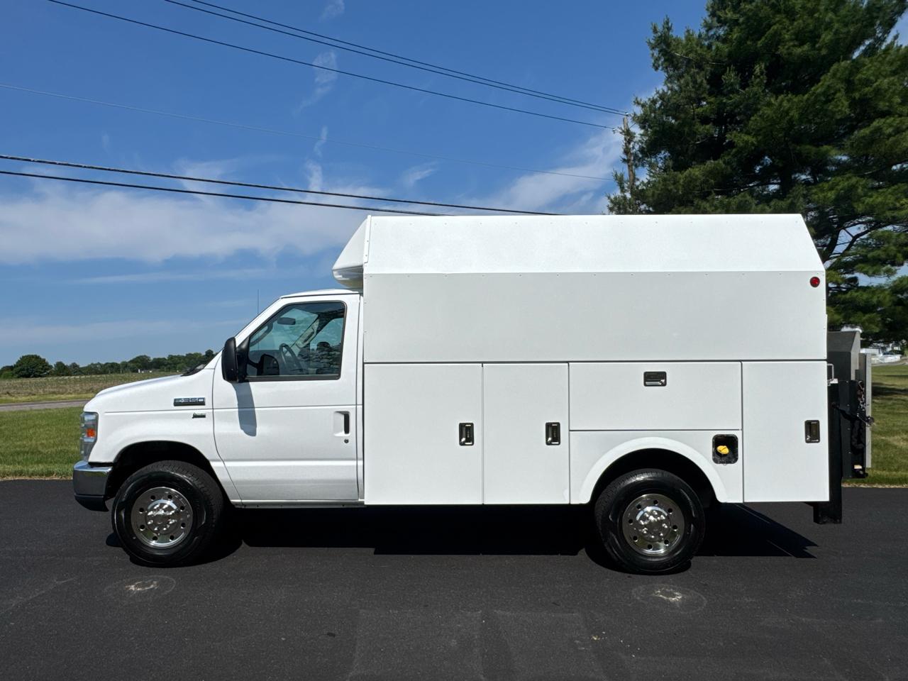 Ford Econoline Commercial Cutaway E-350 Super Duty 138" SRW 2015