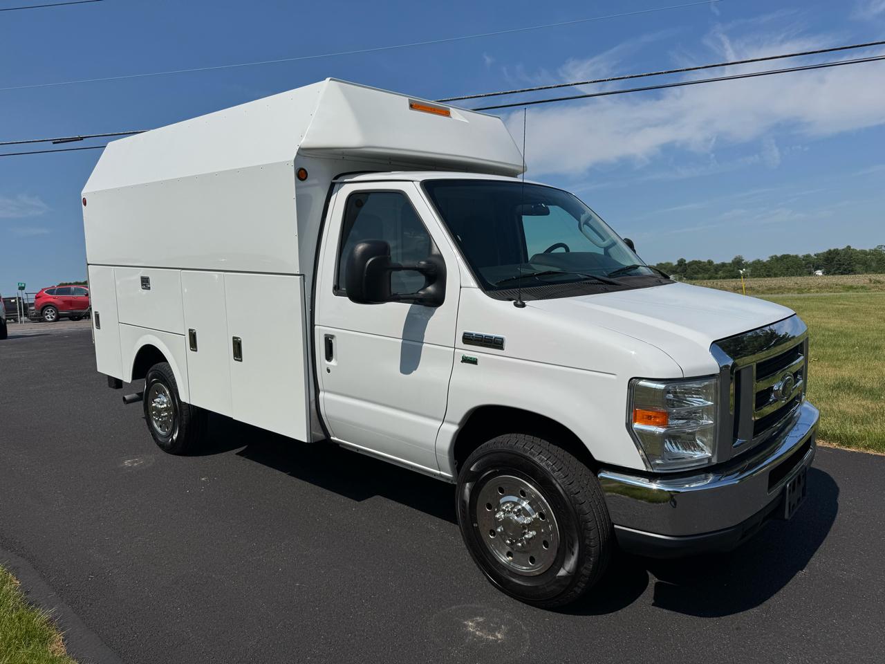 Ford Econoline Commercial Cutaway E-350 Super Duty 138" SRW 2015