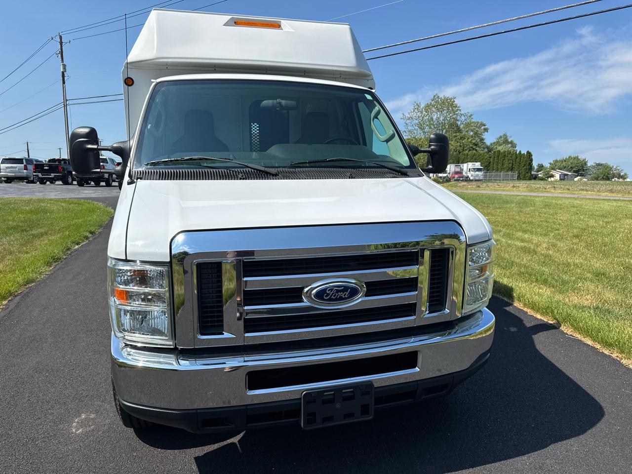 Ford Econoline Commercial Cutaway E-350 Super Duty 138" SRW 2015