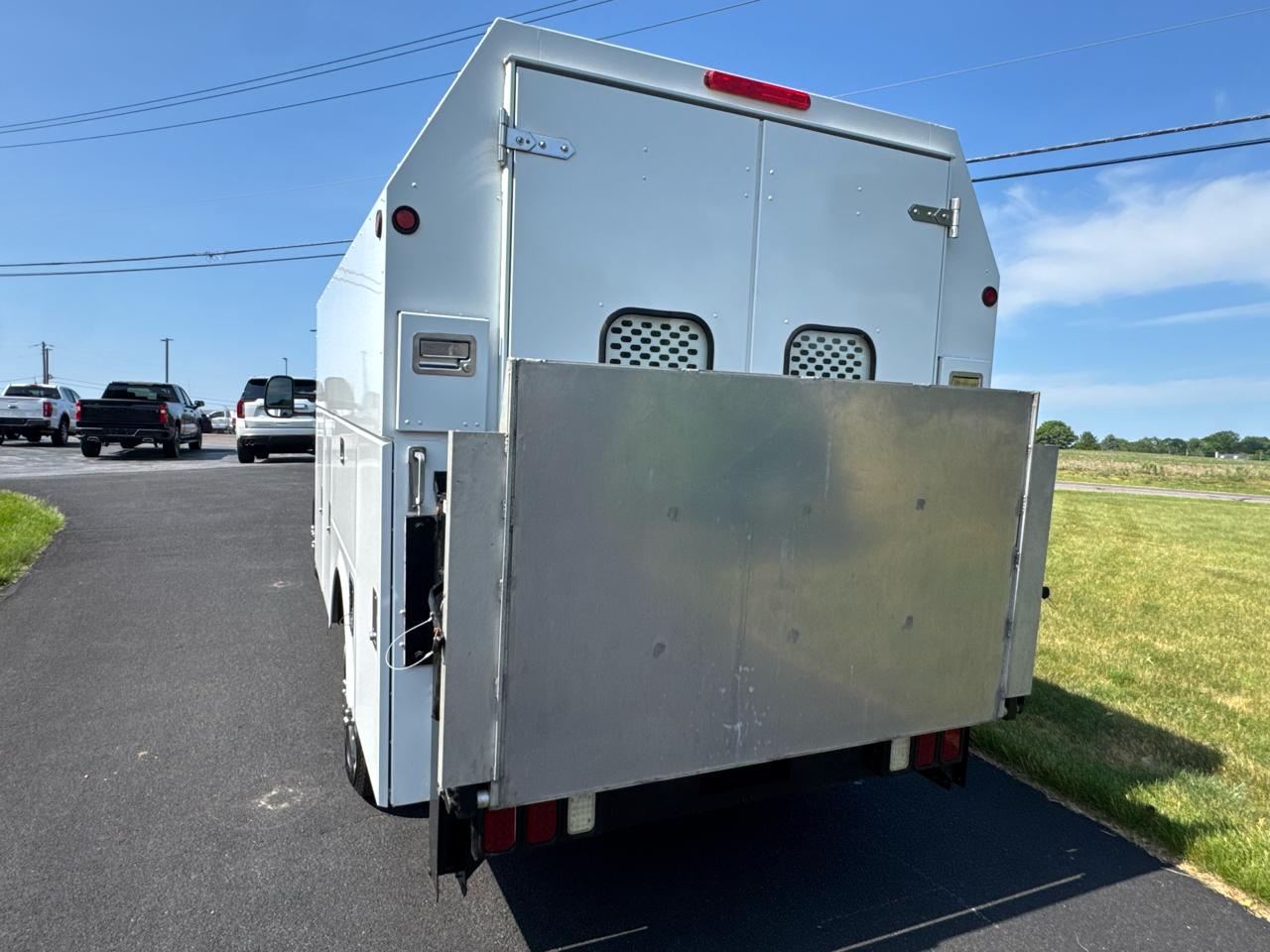 Ford Econoline Commercial Cutaway E-350 Super Duty 138" SRW 2015