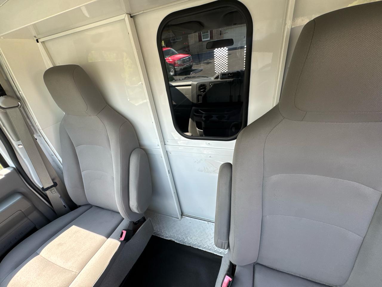 Ford Econoline Commercial Cutaway E-350 Super Duty 138" SRW 2015
