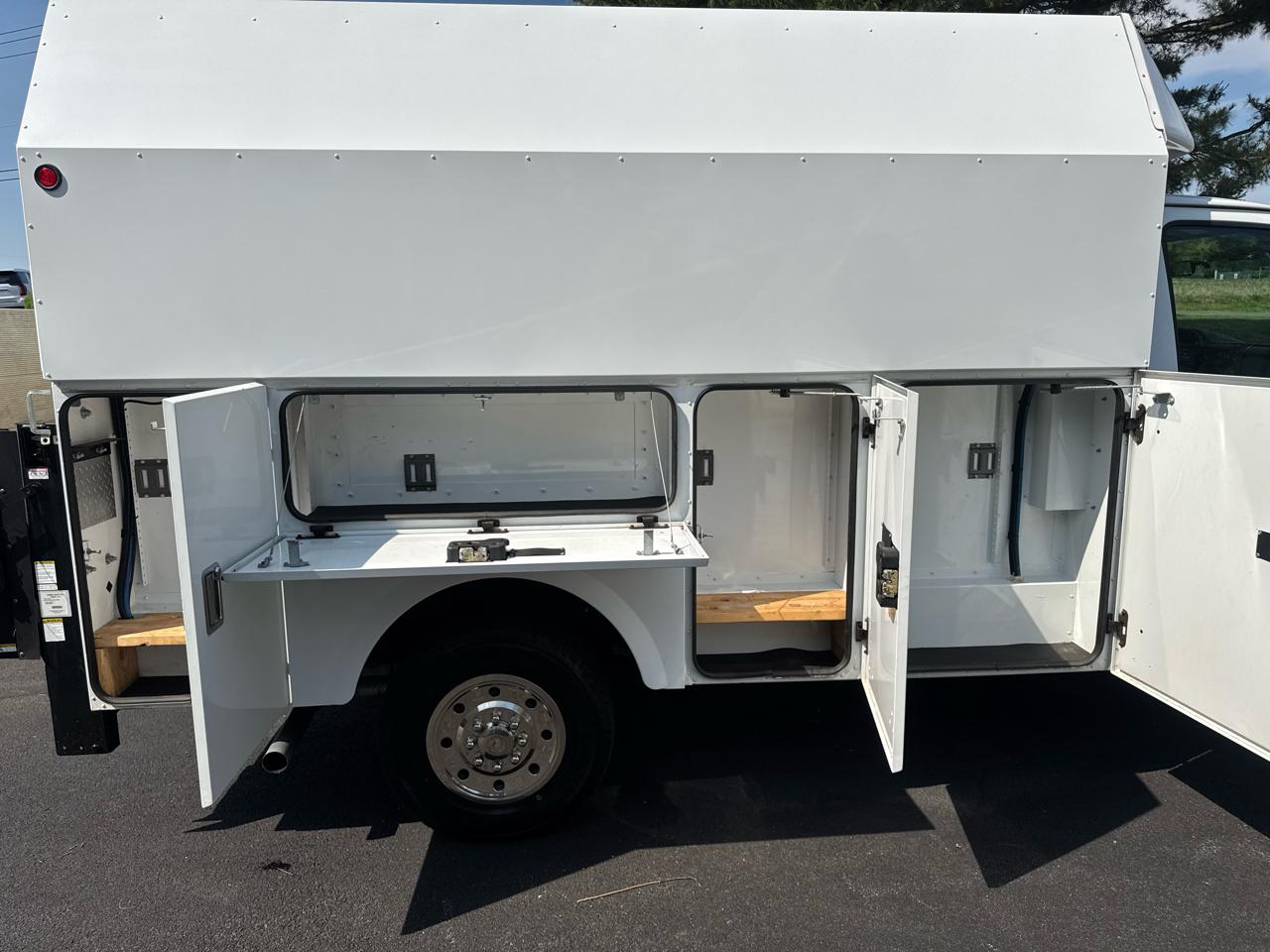 Ford Econoline Commercial Cutaway E-350 Super Duty 138" SRW 2015