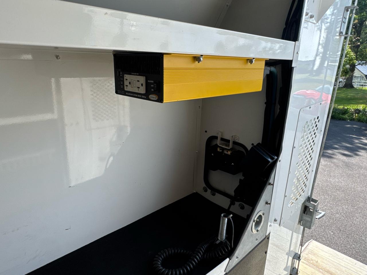 Ford Econoline Commercial Cutaway E-350 Super Duty 138" SRW 2015