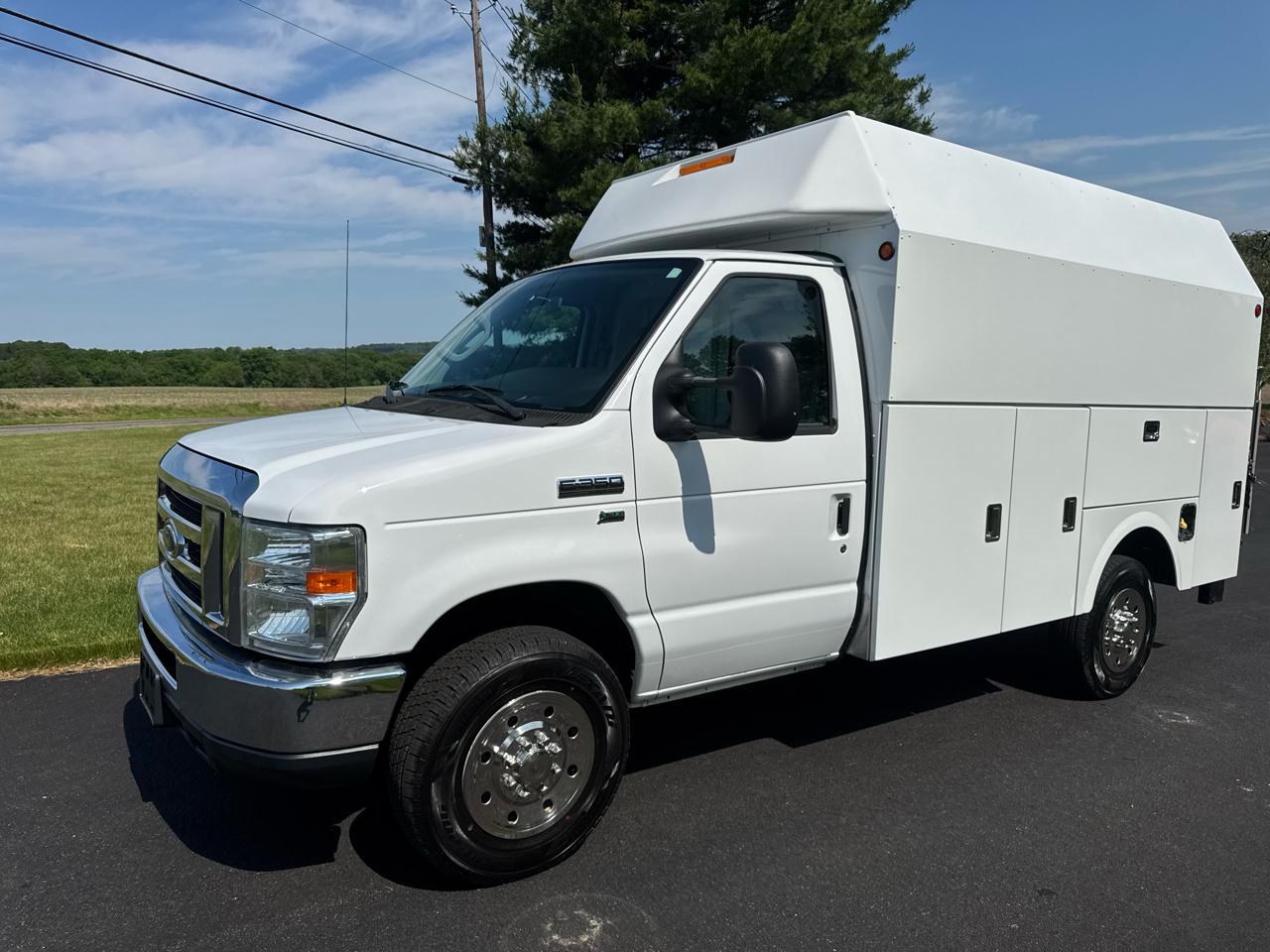 2015 Ford Econoline Commercial Cutaway E-350 Super Duty 138" SRW