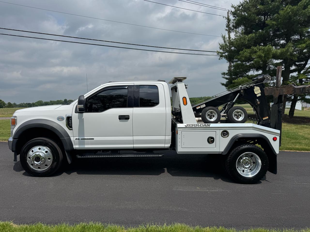 Ford Super Duty F-550 DRW XLT 4WD SuperCab 168" WB 60" CA 2021