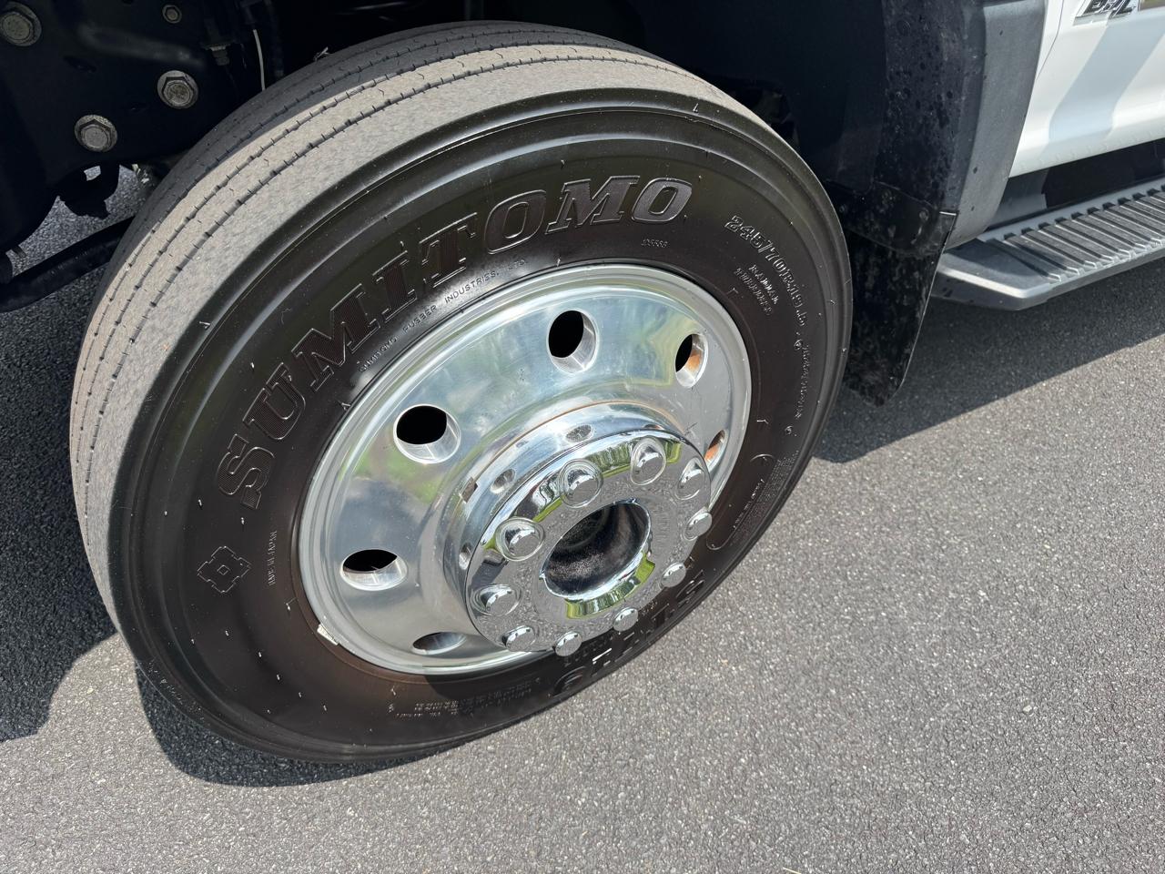 Ford Super Duty F-550 DRW XLT 4WD SuperCab 168" WB 60" CA 2021