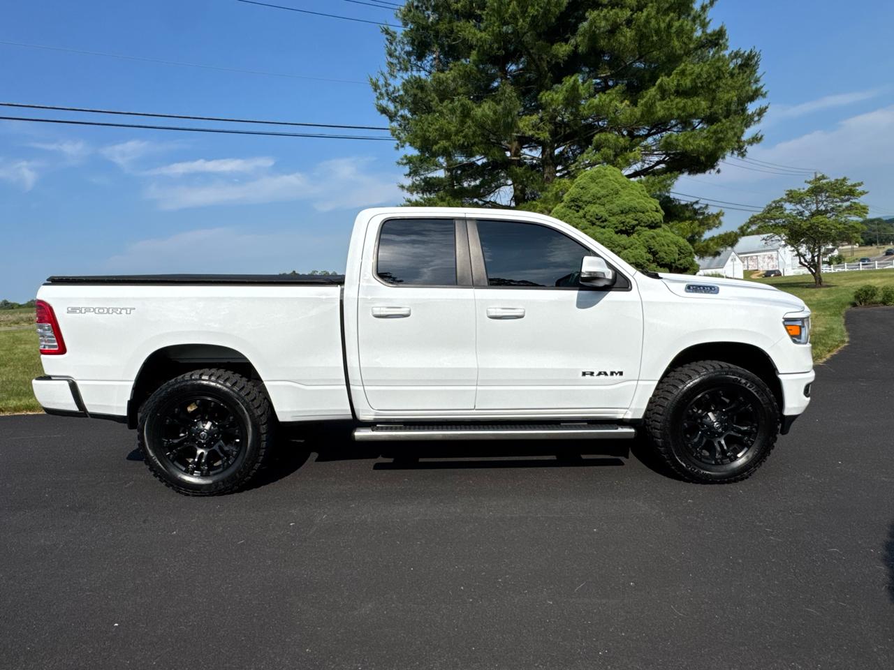 RAM 1500 Big Horn 4x4 Quad Cab 6'4" Box 2020