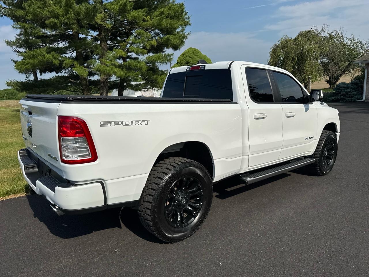 RAM 1500 Big Horn 4x4 Quad Cab 6'4" Box 2020