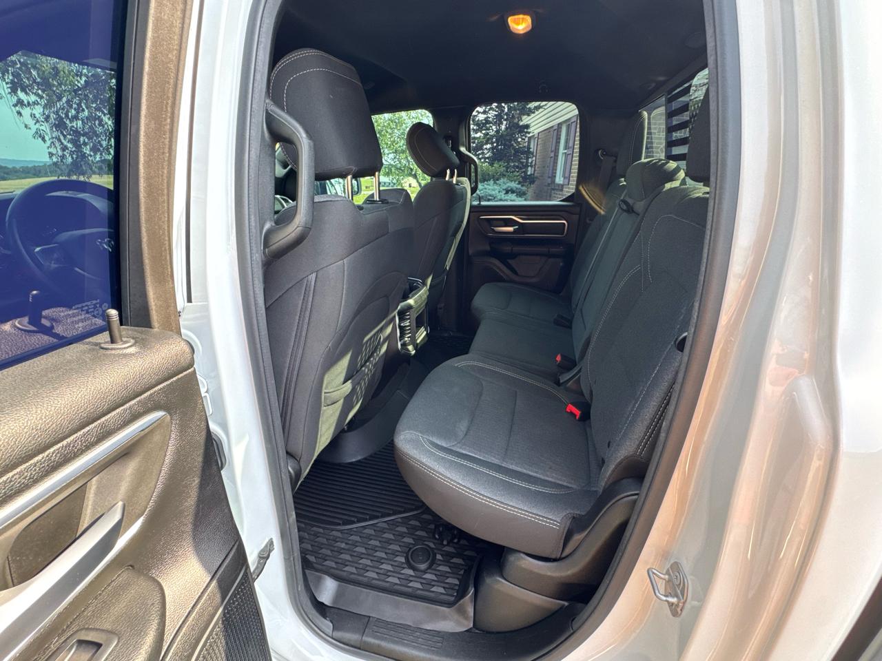 RAM 1500 Big Horn 4x4 Quad Cab 6'4" Box 2020