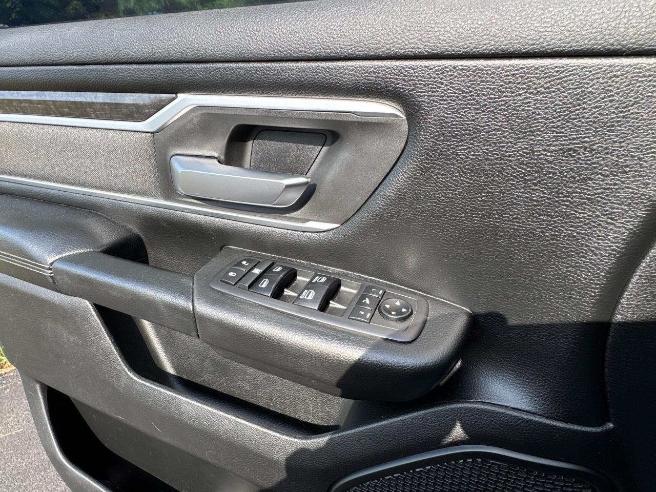 RAM 1500 Big Horn 4x4 Quad Cab 6'4" Box 2020